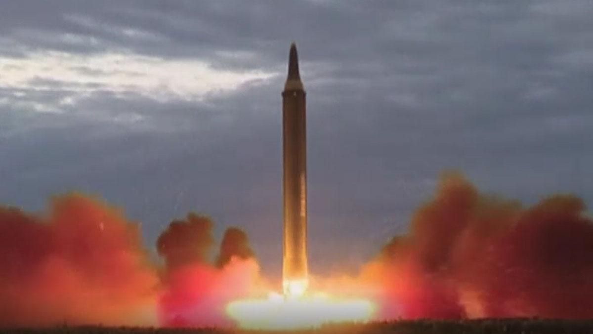Pyongyang dispara dos misiles balísticos tras el ejercicio marítimo de Seúl, Tokio y Washington Pyongyang dispara dos misiles balísticos tras el ejercicio marítimo de Seúl, Tokio y Washington