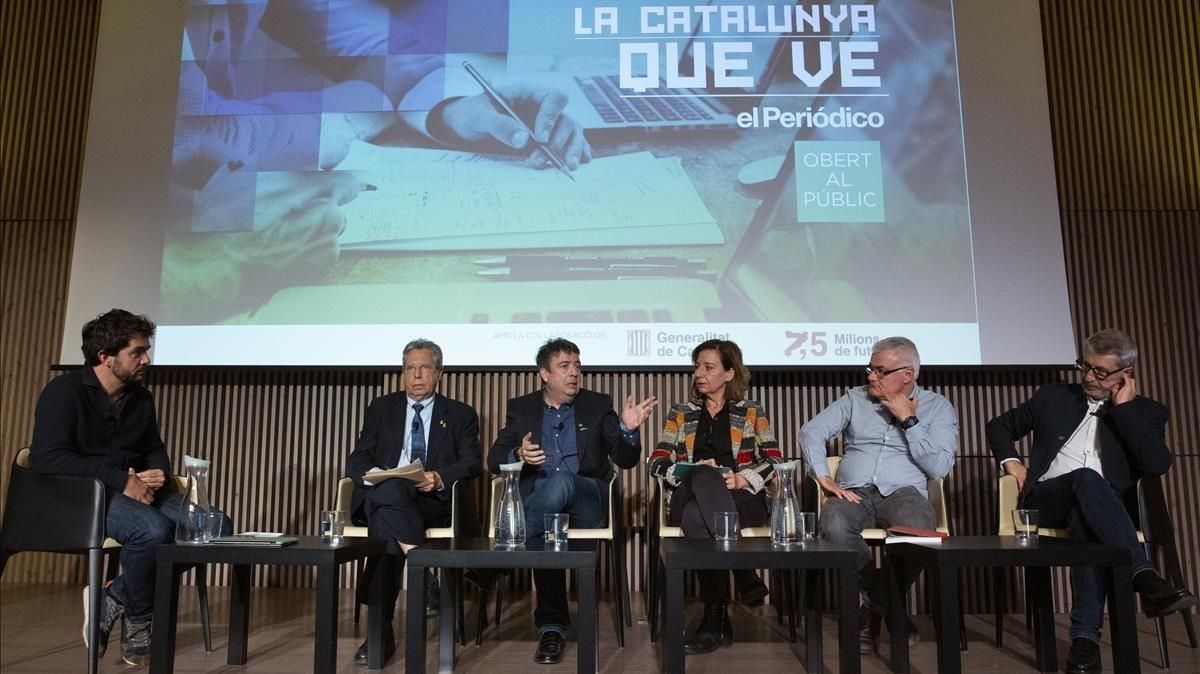 Un momento de la sesión de debate entre especialistas en Formación Profesional organizada por EL PERIÓDICO DE CATALUNYA, moderada por el periodista Carlos Márquez. Un momento de la sesión de debate entre especialistas en Formación Profesional organizada por EL PERIÓDICO DE CATALUNYA, moderada por el periodista Carlos Márquez.