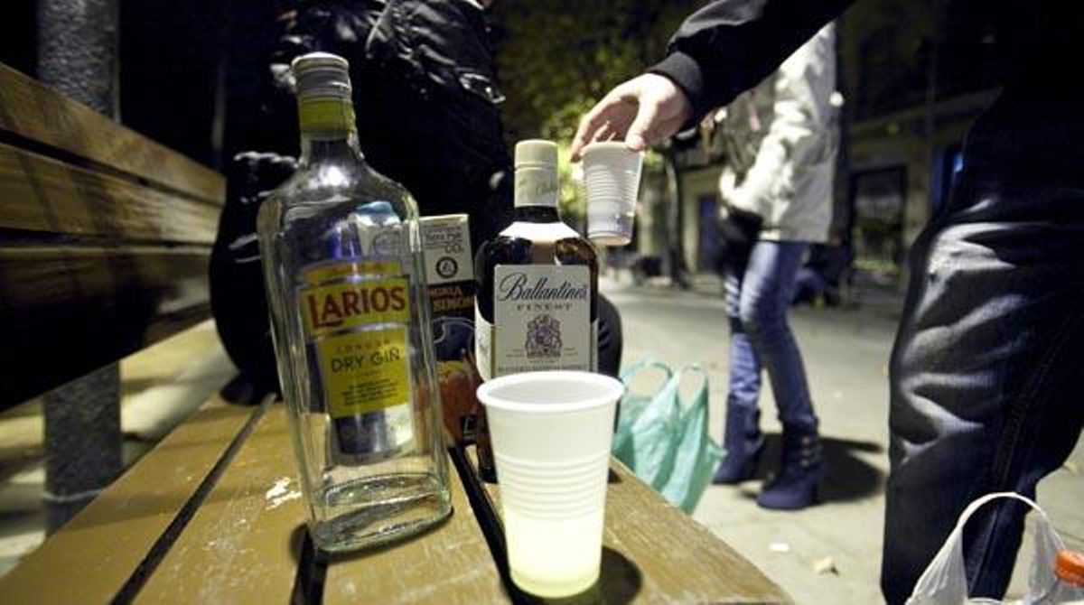 "Si consumís alcohol sin control aunque sea de forma esporádica, pedid ayuda" "Si consumís alcohol sin control aunque sea de forma esporádica, pedid ayuda"