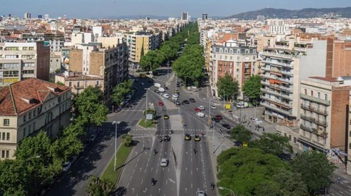 La avenida Diagonal, en su cruce con Aragón. La avenida Diagonal, en su cruce con Aragón.