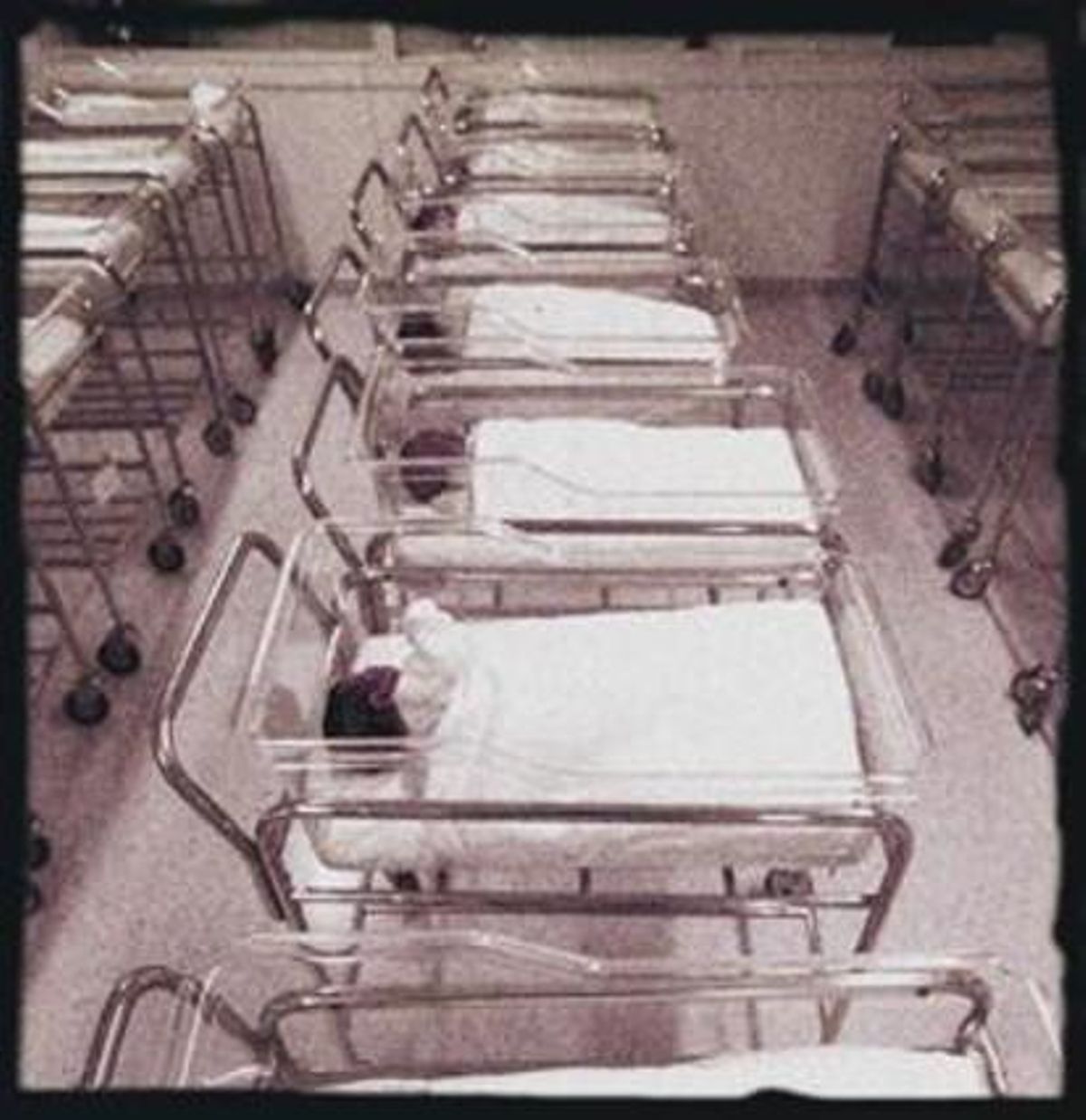 Sala de nounats de la Clínica Dexeus de Barcelona, l’any 1994. Sala de nounats de la Clínica Dexeus de Barcelona, l’any 1994.