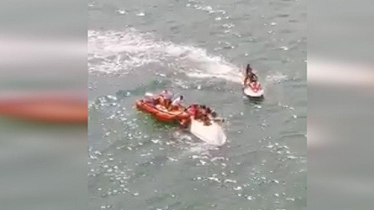Rescatados siete niños que estaban a la deriva en un velero en aguas de Cantabria.