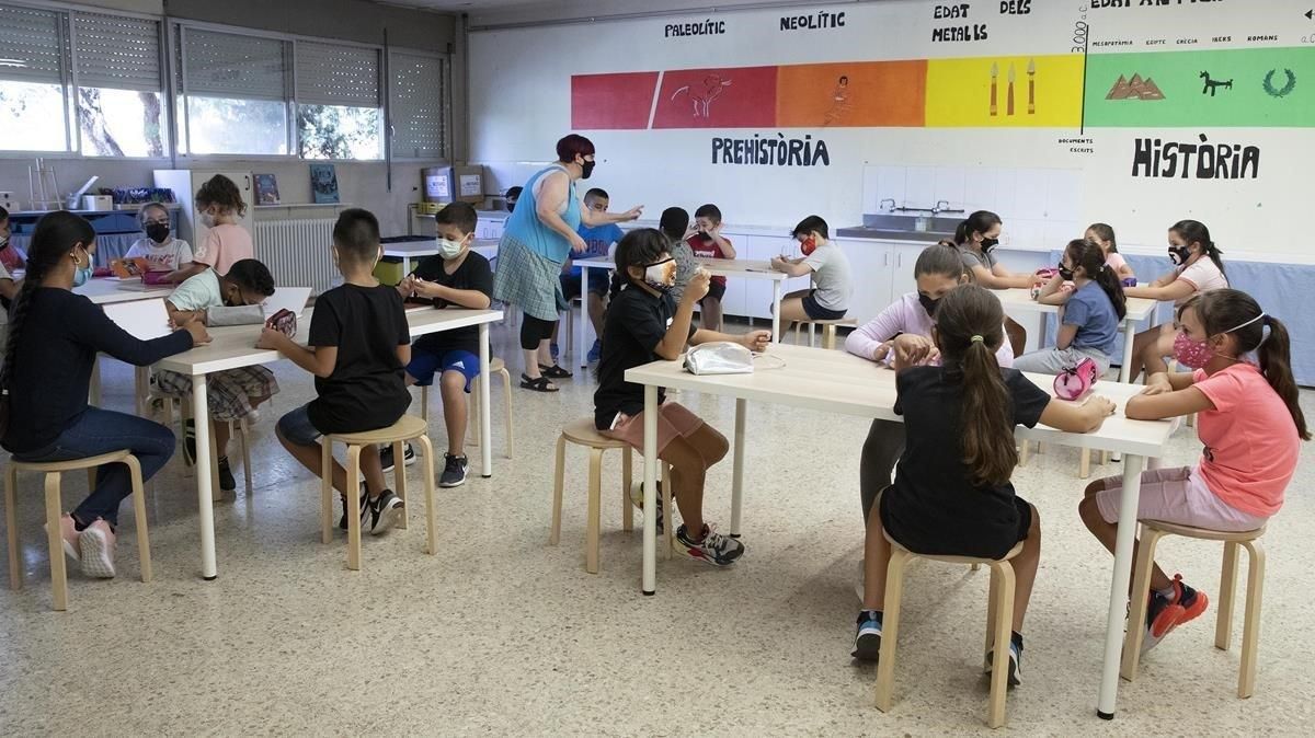 Una clase del instituto-escuela Lluís Millet de Santa Coloma, durante el primer día del curso, el 14 de septiembre Una clase del instituto-escuela Lluís Millet de Santa Coloma, durante el primer día del curso, el 14 de septiembre