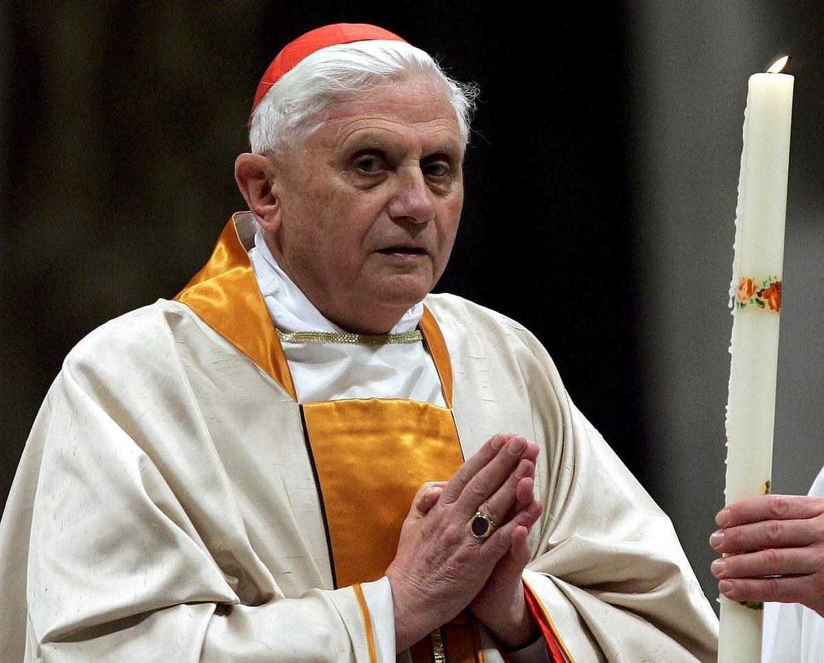 Benet XVI va revelar abans de morir que va dimitir perquè patia insomni Benet XVI va revelar abans de morir que va dimitir perquè patia insomni