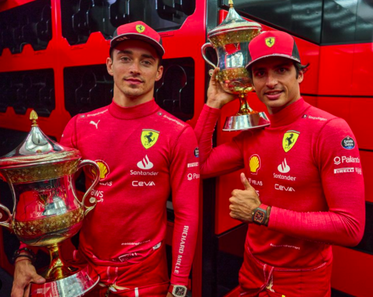 Leclerc y Sainz tras firmar el doblete de Ferrari