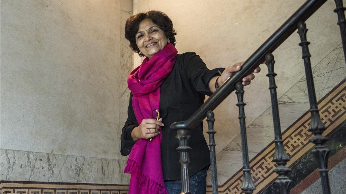 Arundhati Deosthale: "En mi pueblo cada niño lee unos 100 libros al año"