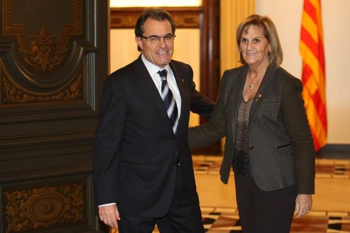 La presidenta del Parlament junto a Artur Mas, hoy. La presidenta del Parlament junto a Artur Mas, hoy.