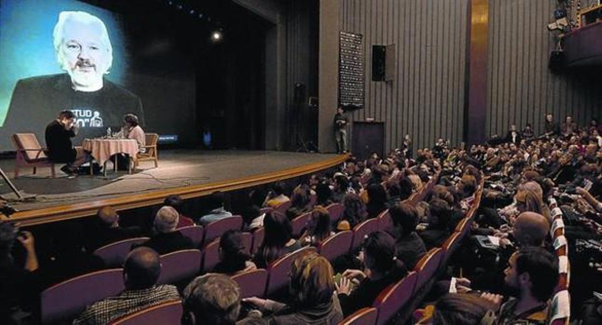 Julian Assange, fundador de Wikileaks, interviene en un foro en India. Julian Assange, fundador de Wikileaks, interviene en un foro en India.