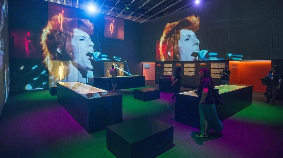 Uno de los espacios de la exposición ’Bowie is’ en el Museu del Disseny. Uno de los espacios de la exposición ’Bowie is’ en el Museu del Disseny.