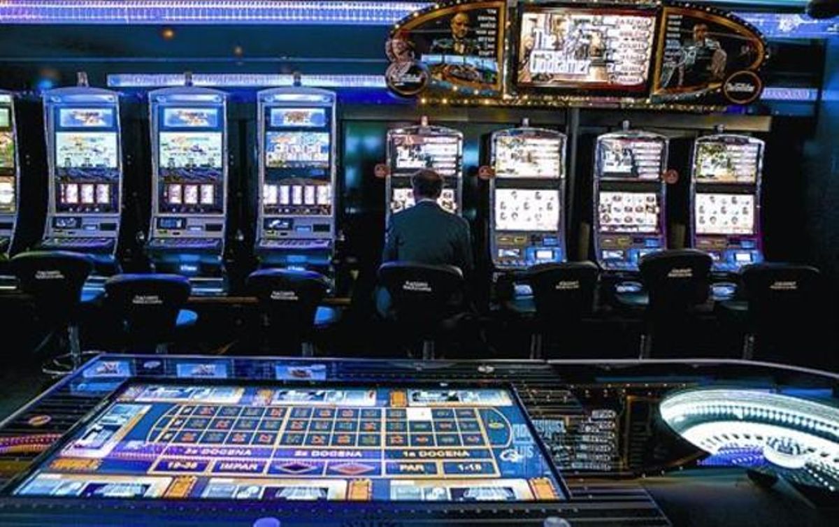 Salas de juego 8Los menores no podrán acceder a la parte del casino donde se juega en mesas. Salas de juego 8Los menores no podrán acceder a la parte del casino donde se juega en mesas.