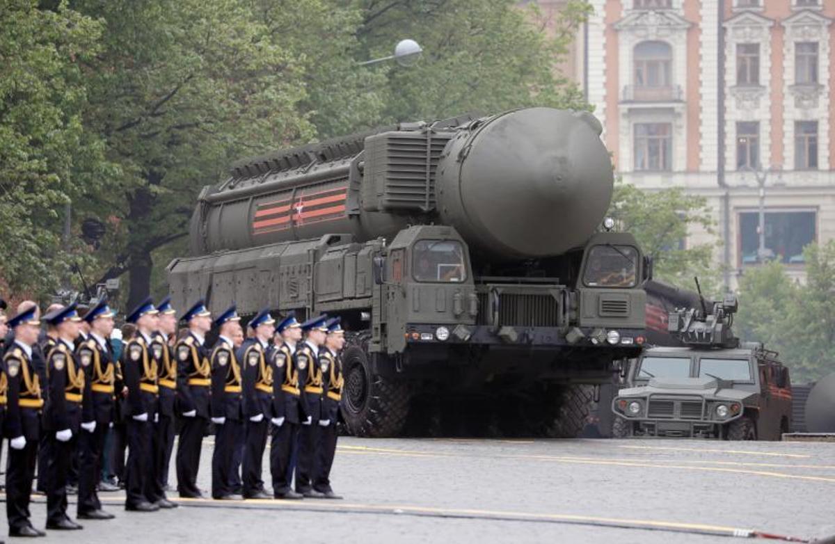 Un misil nuclear estratégico RS-24 Yars ruso, en el desfile militar del 74 aniv de la victoria en la IIGM, el 9 mayo 2022 foto 
