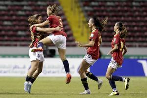 Jugadoras de España celebran al ganar su partido de las semifinales de la Copa Mundial Femenina Sub-20 frente a Países Bajos, este 25 de agosto de 2022. EFE/Jeffrey Arguedas