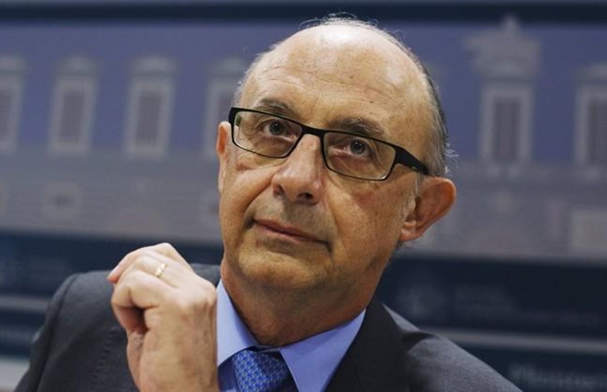 El ministro Cristóbal Montoro, el pasado 31 de julio, antes de reunir al Consejo de Política Fiscal y Financiera. El ministro Cristóbal Montoro, el pasado 31 de julio, antes de reunir al Consejo de Política Fiscal y Financiera.