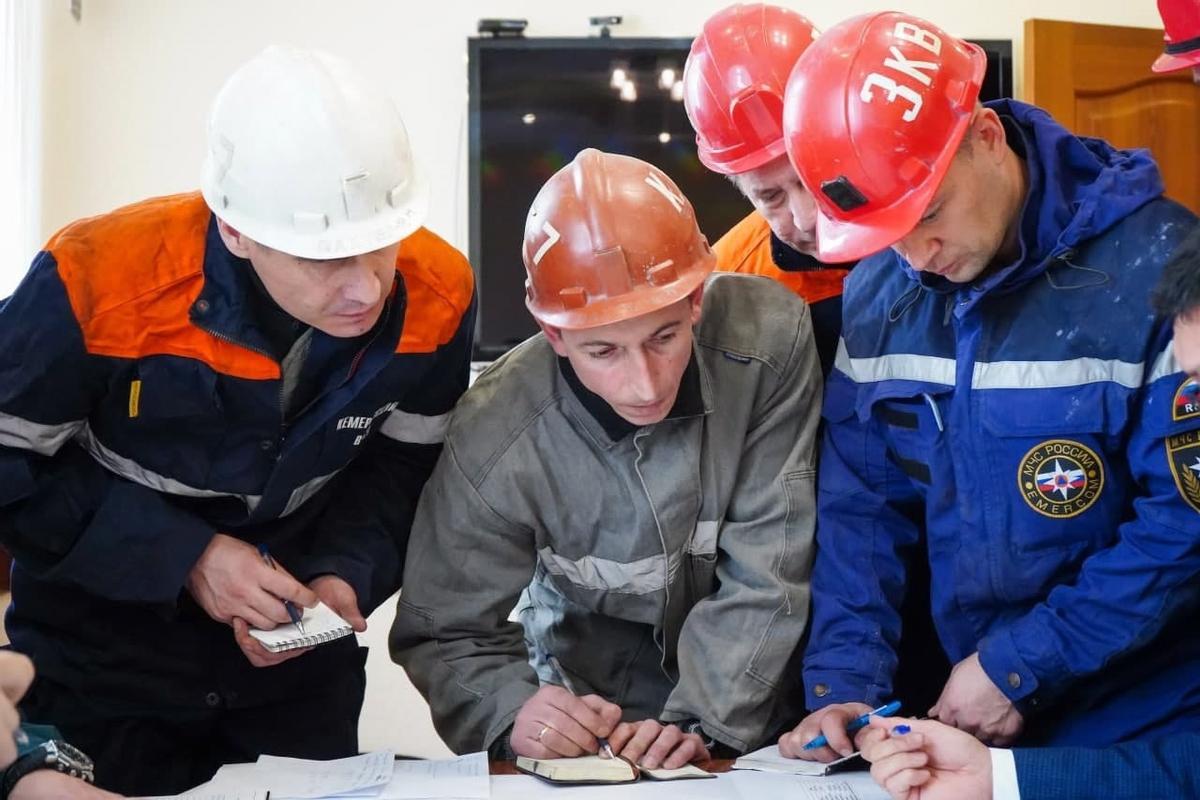 Més de 130 miners són evacuats després d’un incendi en una mina a Rússia