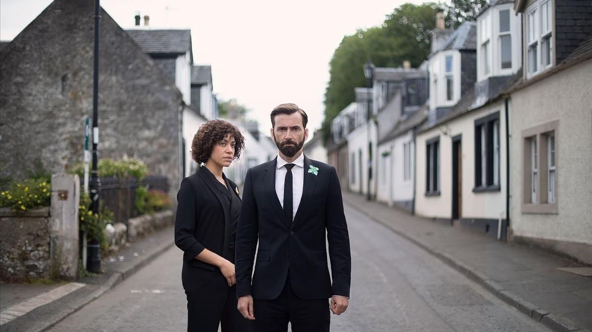 Cush Jumbo y David Tennant en ’El incendio’. Cush Jumbo y David Tennant en ’El incendio’.