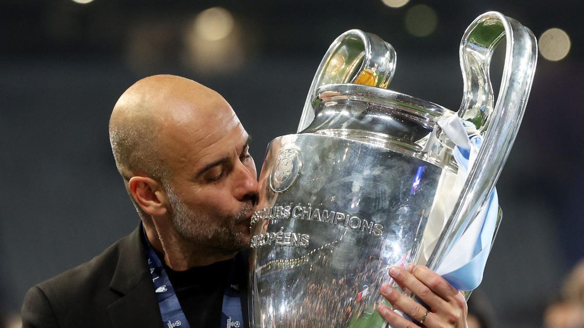 Pep Guardiola besa la ’orejona’ en Estambul