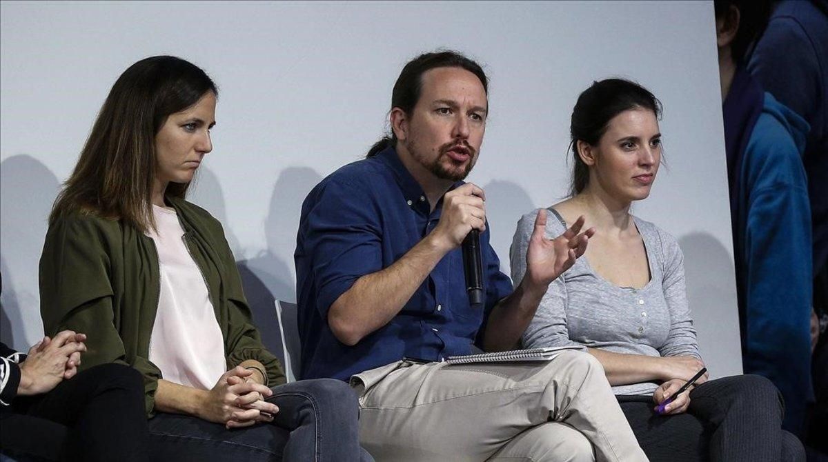 El secretario general de Podemos, Pablo Iglesias, la portavoz en el Congreso, Irene Montero, y la coportavoz parlamentaria, Ione Belarra El secretario general de Podemos, Pablo Iglesias, la portavoz en el Congreso, Irene Montero, y la coportavoz parlamentaria, Ione Belarra