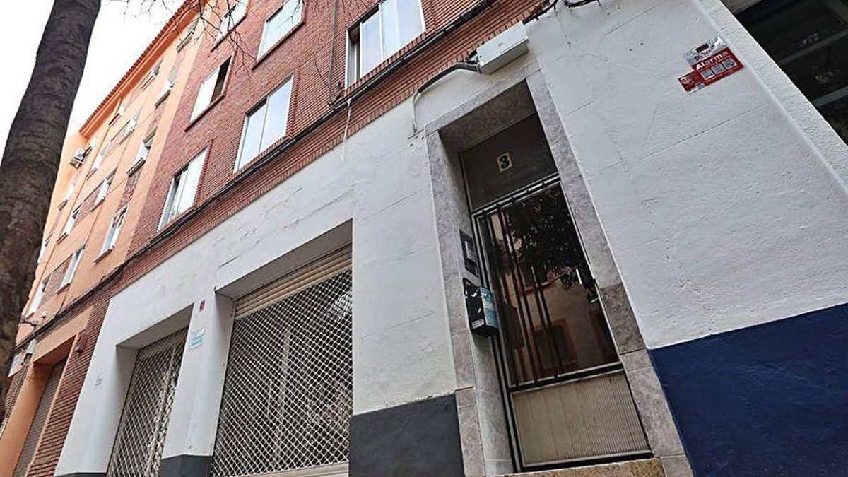 Los hechos se produjeron en la calle Eloy Martínez número 3 de Zaragoza. Los hechos se produjeron en la calle Eloy Martínez número 3 de Zaragoza.