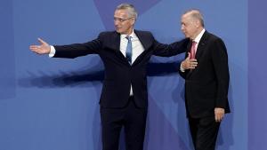 Jens Stoltenberg y el líder turco, Recep Tayyip Erdogan, en la cumbre de Madrid, en junio de 2022. 