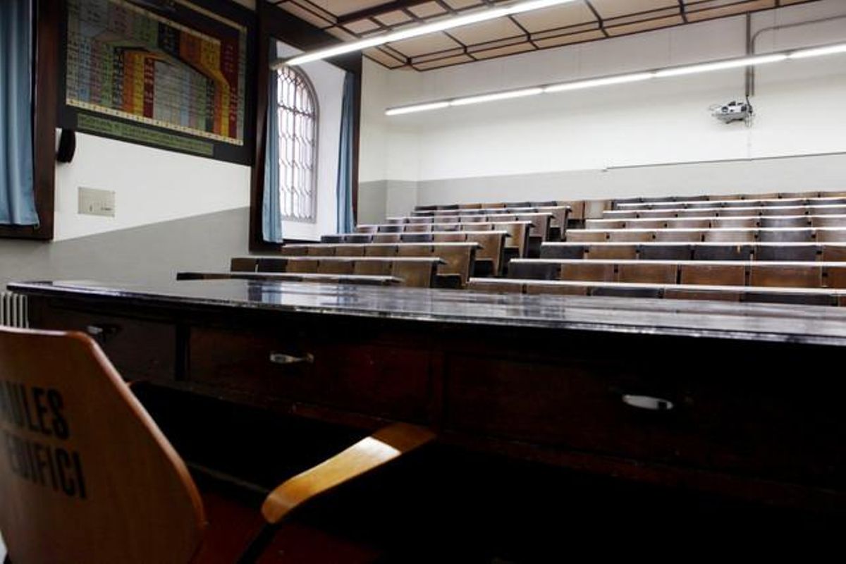 Aula vacía en la Universidad de Barcelona. Aula vacía en la Universidad de Barcelona.