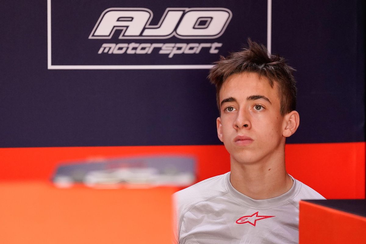 El murciano Pedro Acosta, en el box del equipo Red Bull KTM Ajo, en Catar. El murciano Pedro Acosta, en el box del equipo Red Bull KTM Ajo, en Catar.