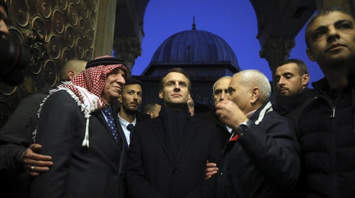 Emmanuel Macron visita el recinto de la mezquita de al Aqsa en Jerusalén. Emmanuel Macron visita el recinto de la mezquita de al Aqsa en Jerusalén.