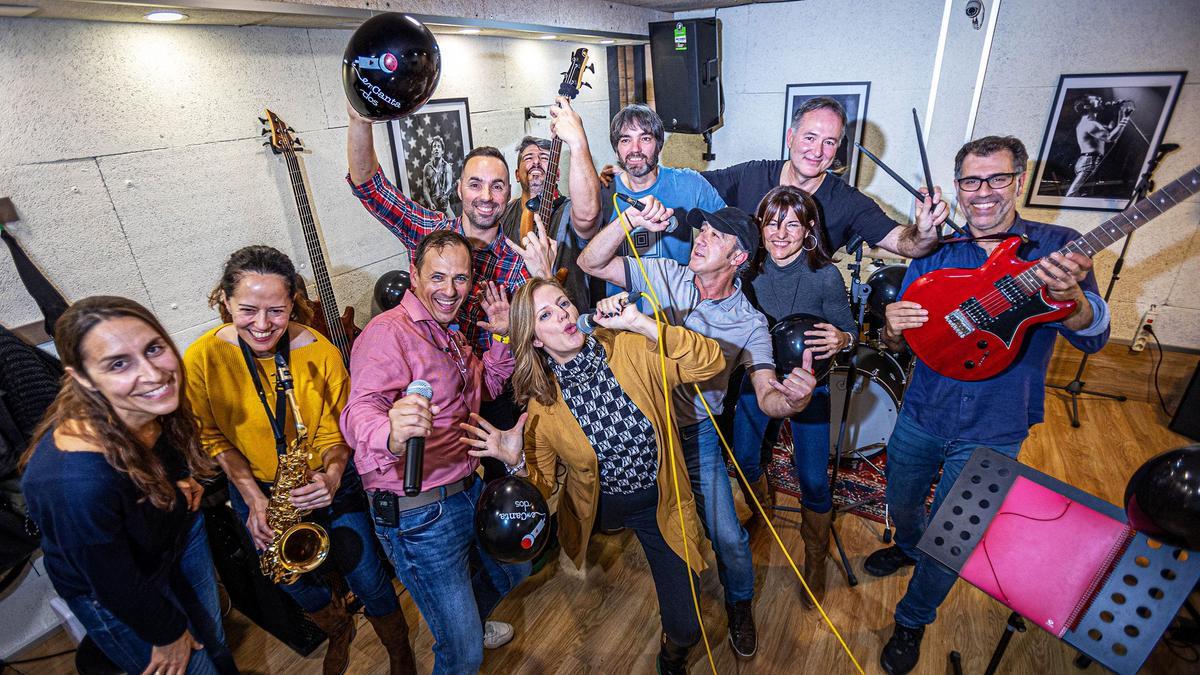 Xaiques Band: el grupo de música de los Mossos que canta para 'La Marató'