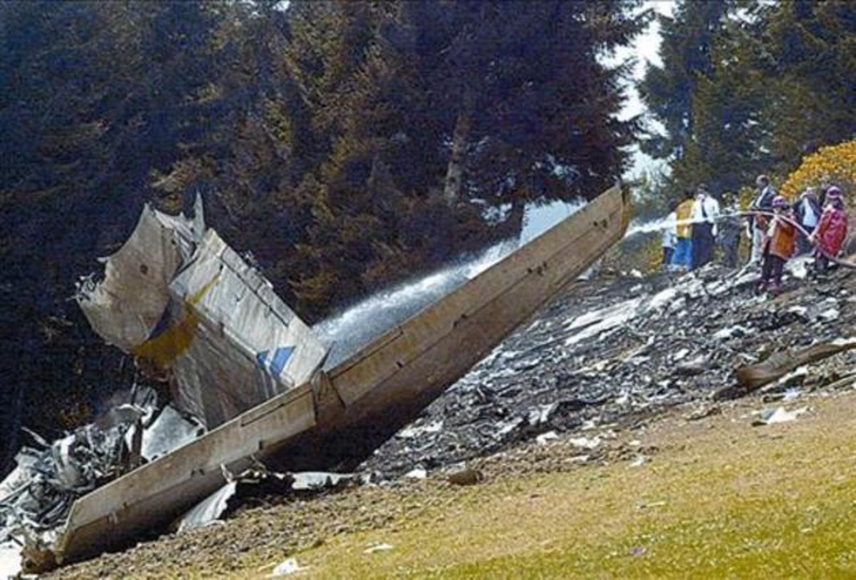 Imagen del ’Yak-42’ siniestrado, el 26 de mayo del 2003, en Turquía. Imagen del ’Yak-42’ siniestrado, el 26 de mayo del 2003, en Turquía.