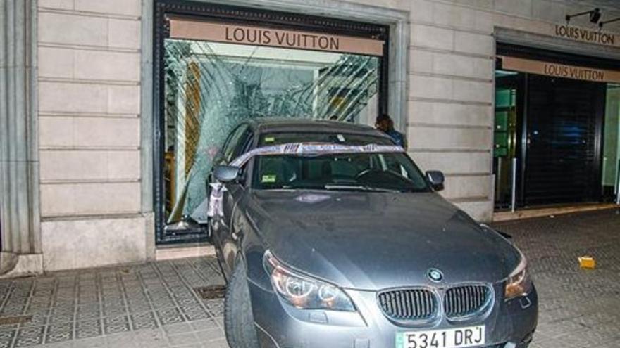 Roban por alunizaje en una tienda de Louis Vutton en Barcelona