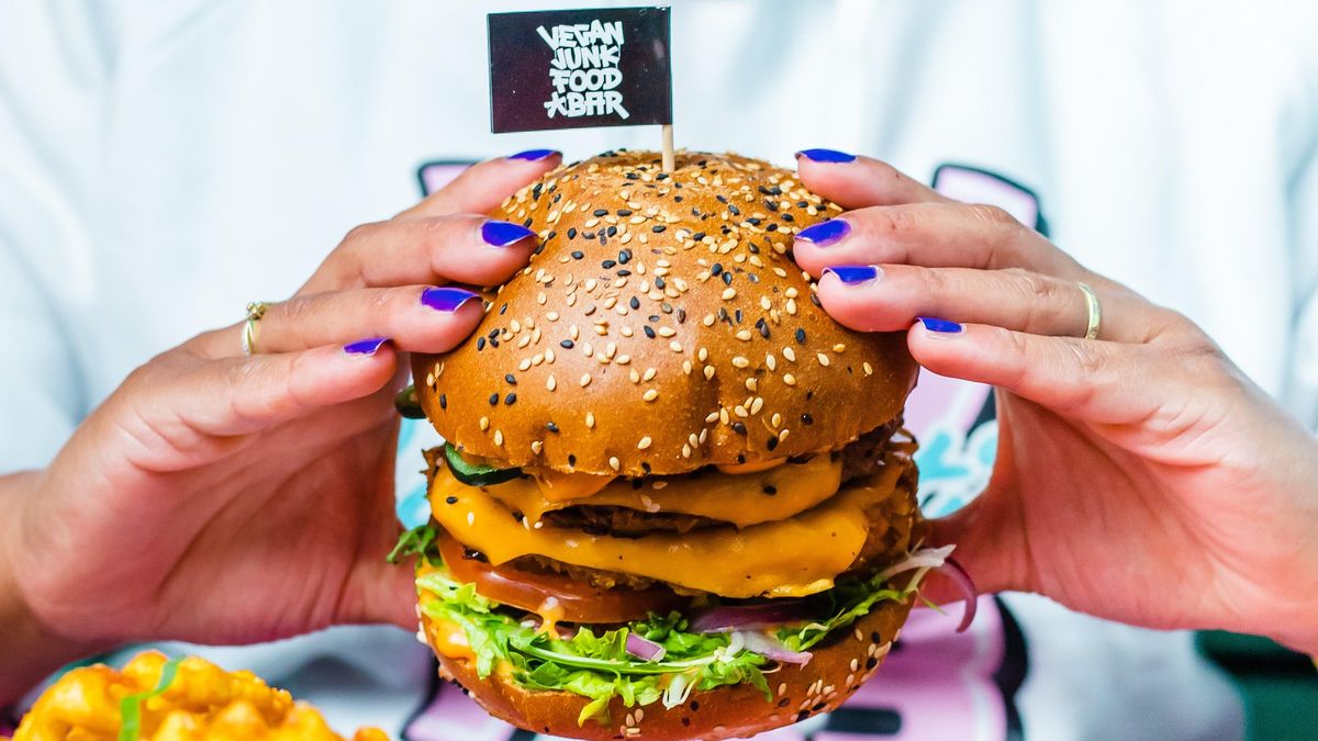 Vegan Junk Food Bar, així és el menjar porqueria vegà Vegan Junk Food Bar, així és el menjar porqueria vegà