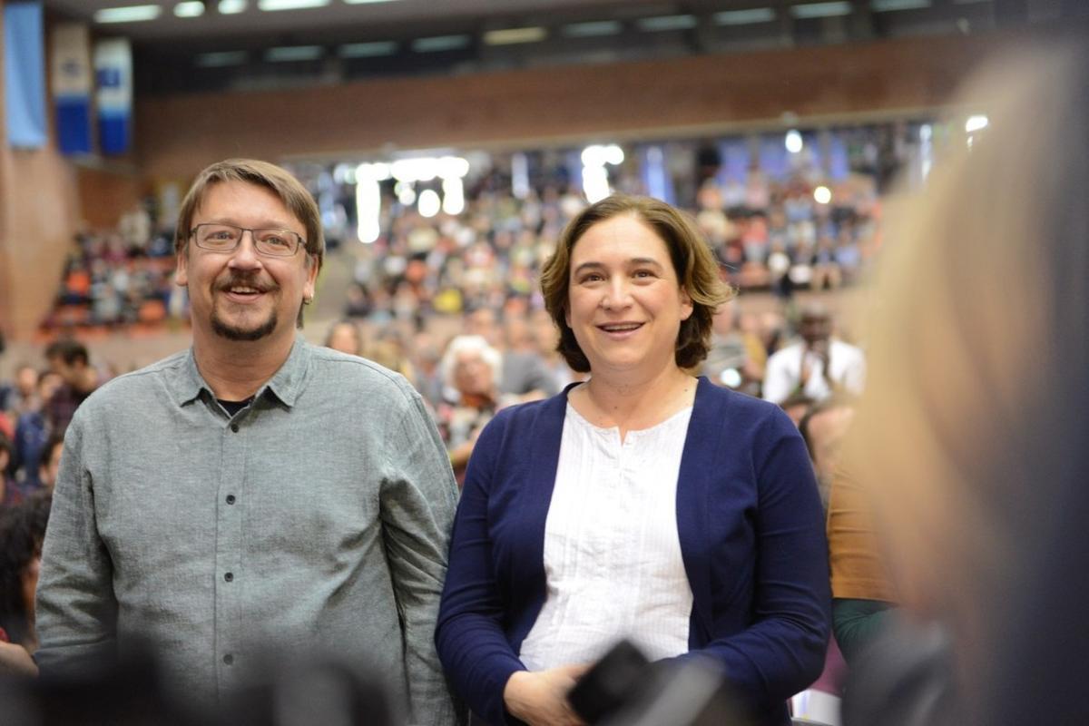 Xavier Domènech y Ada Colau, en la asamblea fundacional de la confluencia de los ’comuns’.