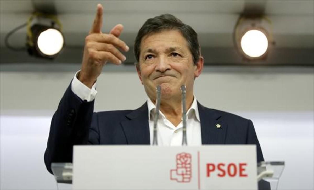 El presidente de la gestora del PSOE, Javier Fernández. El presidente de la gestora del PSOE, Javier Fernández.