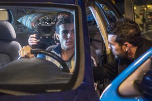 Óscar Casas y Mario Casas, durante el rodaje de ’Mi soledad tiene alas’.
