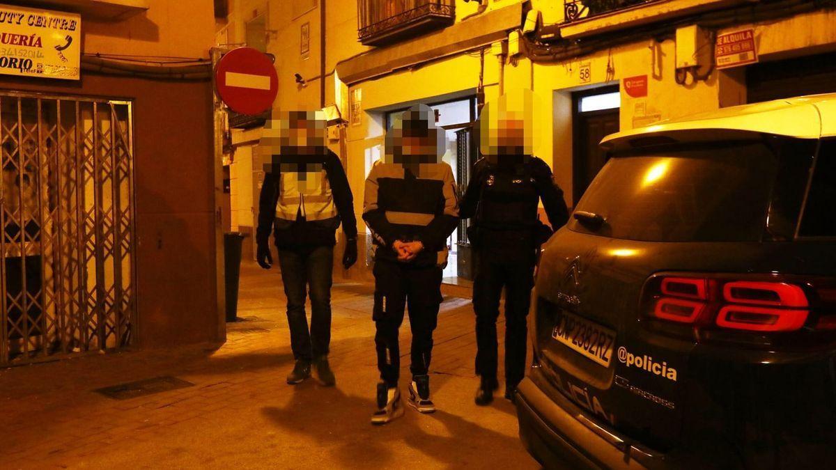Un joven secuestrado en Zaragoza conduce a sus captores hasta una comisaría