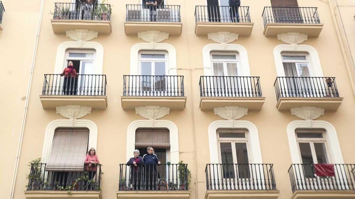 Vecinos que se quedan sin piso por el proyecto de apartamentos turísticos. Vecinos que se quedan sin piso por el proyecto de apartamentos turísticos.