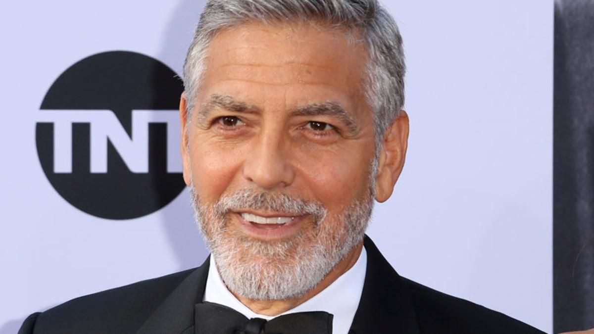 L'actor George Clooney, ferit lleu després d'un accident de moto a Sardenya L'actor George Clooney, ferit lleu després d'un accident de moto a Sardenya