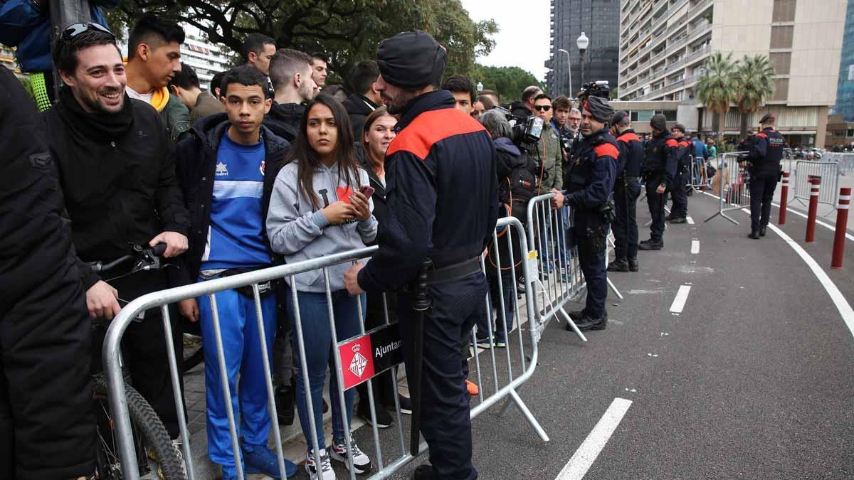 Tsunami Democràtic demana ara portar pilotes inflables al Camp Nou