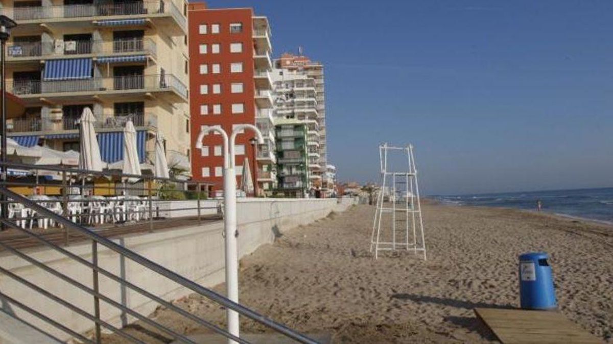 Un policía de paisano salva a una niña de morir asfixiada en Les Palmeres Un policía de paisano salva a una niña de morir asfixiada en Les Palmeres
