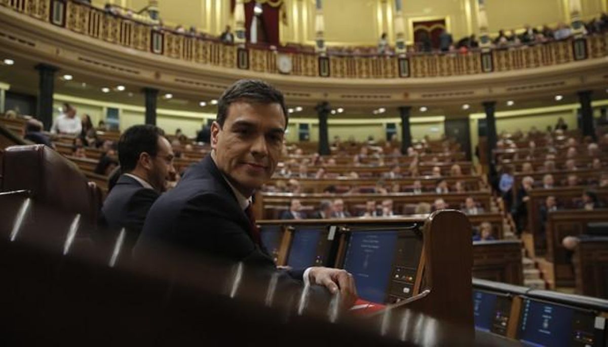 Pedro Sánchez, durante el debate de investidura. Pedro Sánchez, durante el debate de investidura.