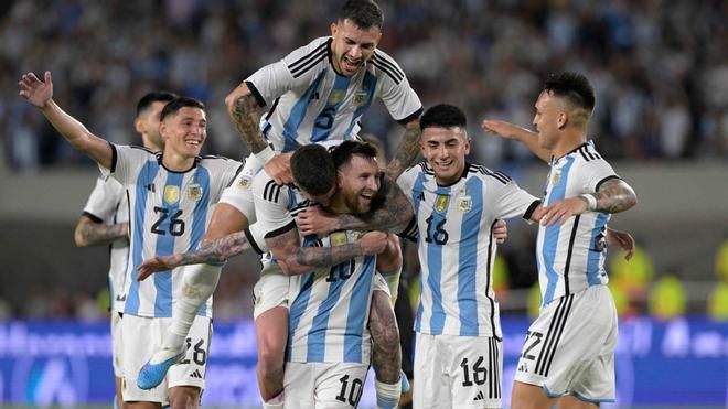 Mit Messi an der Spitze feierte das argentinische Team seine WM-Party in Buenos Aires