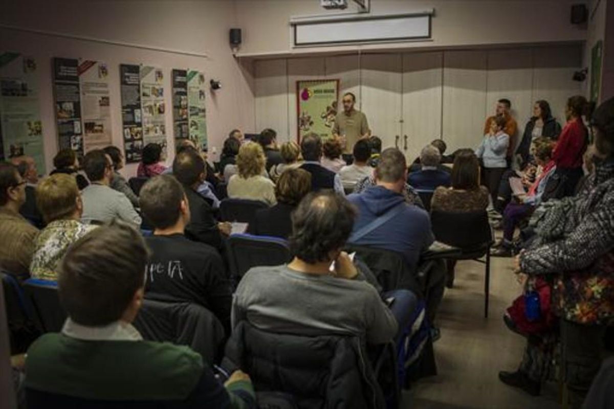 Asamblea en la sede de Adicae sobre las clausulas suelo en Barcelona. Asamblea en la sede de Adicae sobre las clausulas suelo en Barcelona.