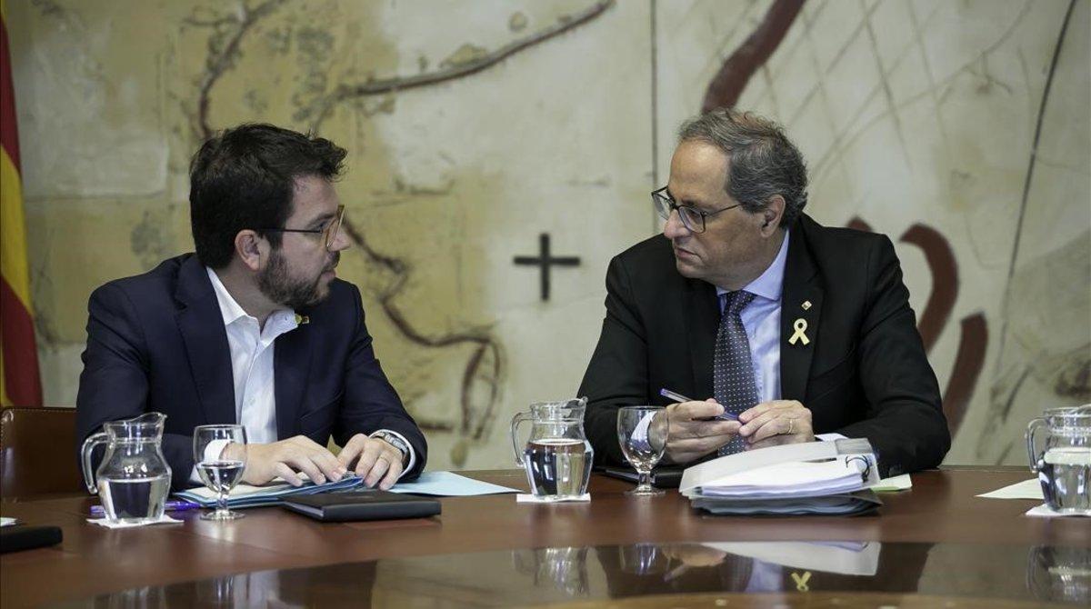 El ’president’, Quim Torra, y el vicepresidente del Govern, Pere Aragonès, en una reunión del Consell Executiu en la Generalitat.