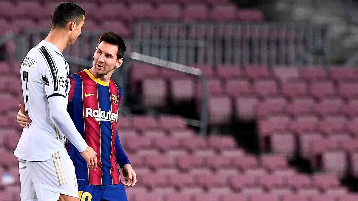 Messi y Cristiano se saludan en el último partido de Champions entre el Barça y la Juve.