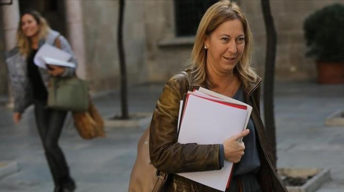 Munté, en la Generalitat, en un día de reunión del Consell Executiu. Munté, en la Generalitat, en un día de reunión del Consell Executiu.