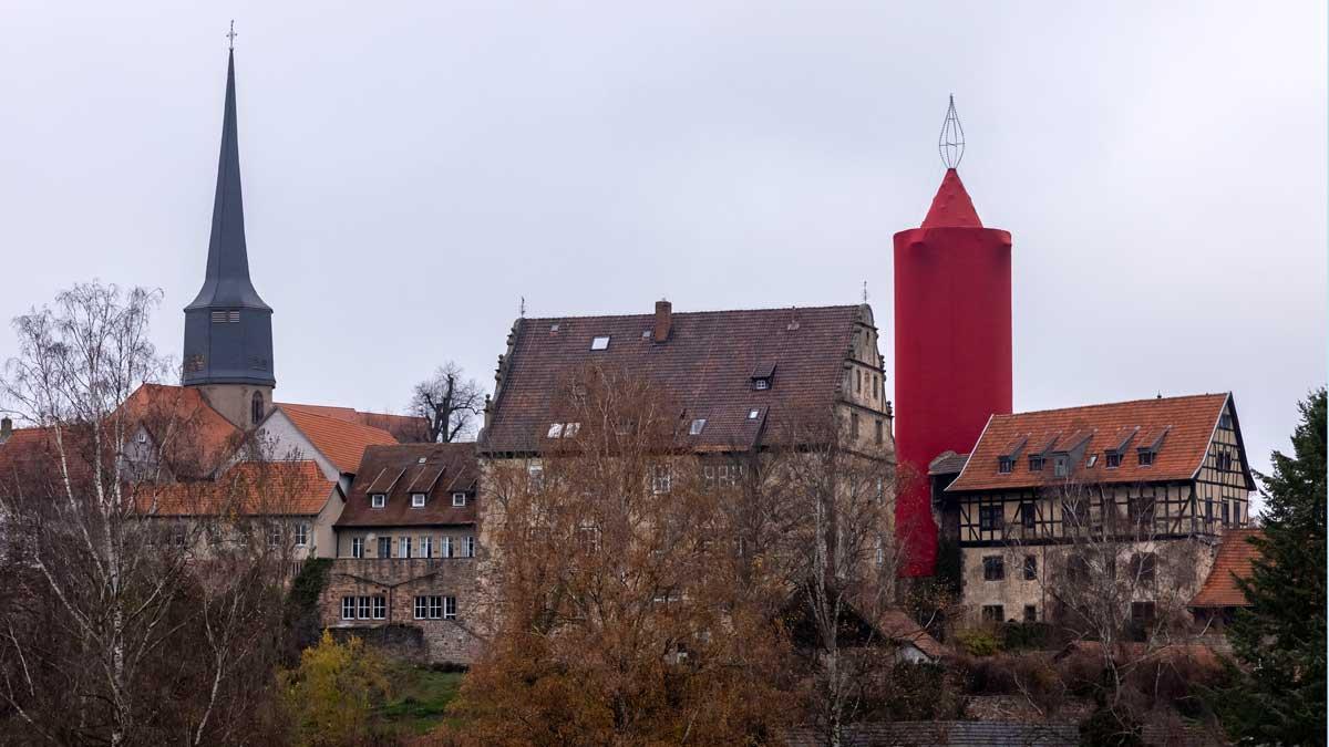 La ciudad alemana de Schlitz luce la vela de Navidad más grande del mundo.
