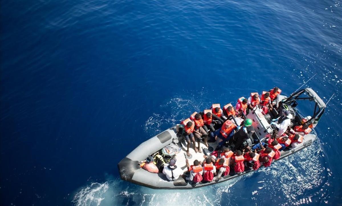 Operación de rescate del barco de Save the Children.