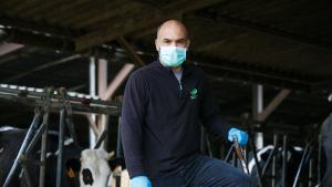 Jordi Forns, jefe de producción de Mogent, empresa especializada en productos lácteos de kilómetro cero.