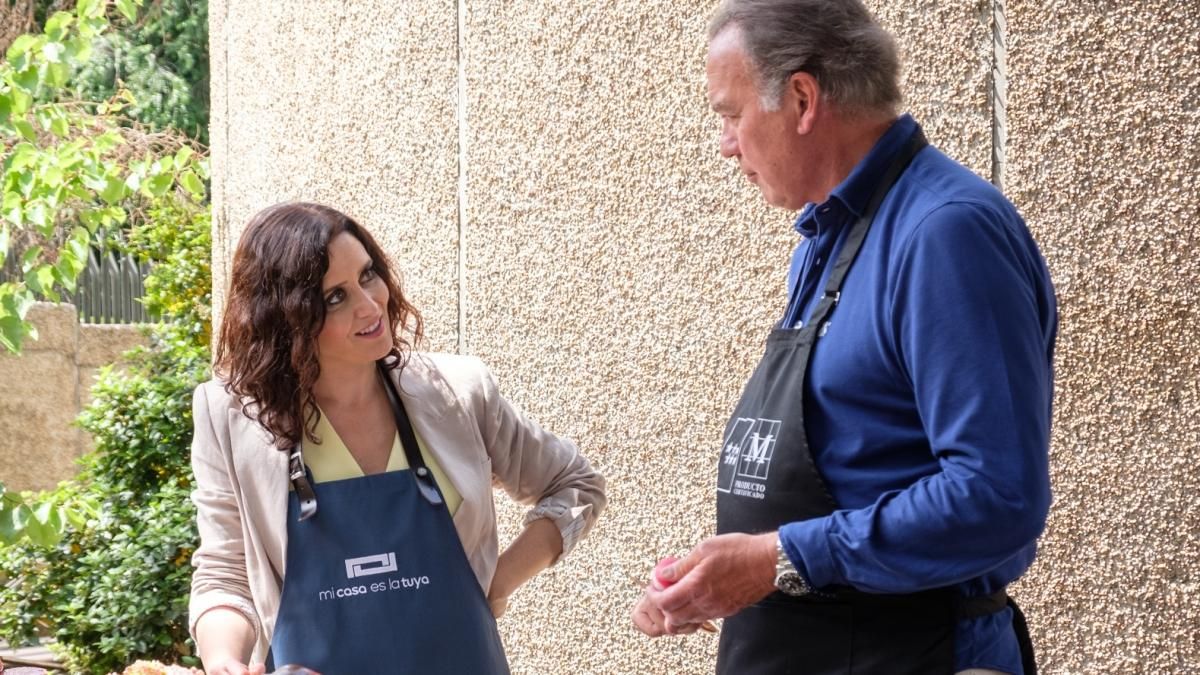 Isabel Díaz Ayuso y Bertín Osborne en ’Mi casa es la tuya’. Isabel Díaz Ayuso y Bertín Osborne en ’Mi casa es la tuya’.