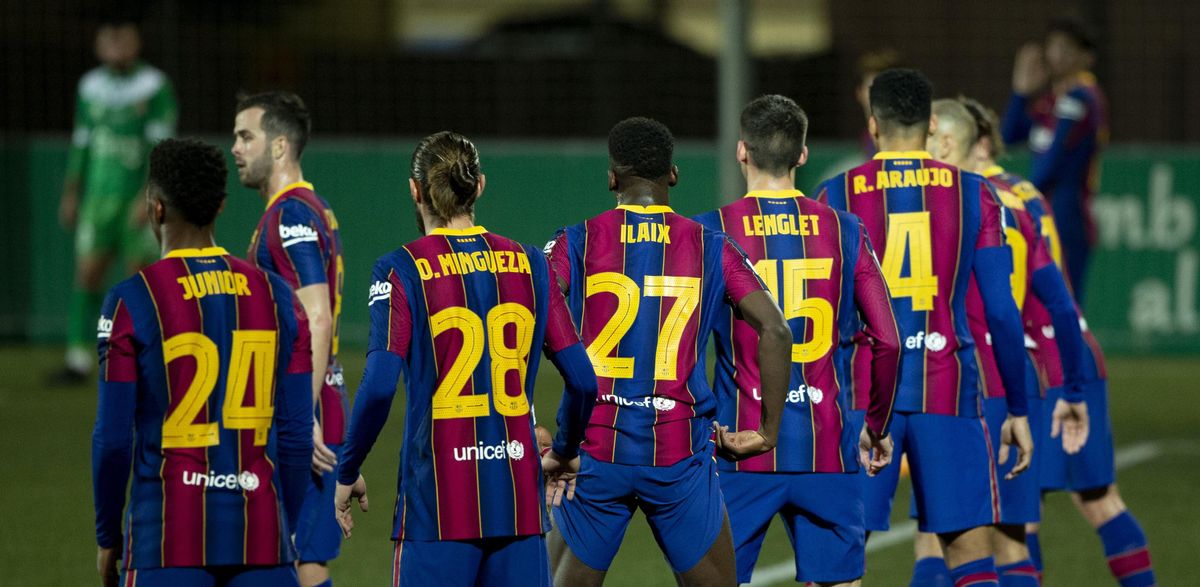 Los jugadores del Barça en el duelo con el Cornellà. Los jugadores del Barça en el duelo con el Cornellà.