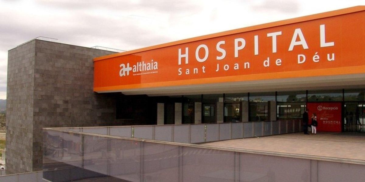 Deixen els seus fills de 8 mesos i 10 anys al cotxe a 40 graus per anar a comprar Deixen els seus fills de 8 mesos i 10 anys al cotxe a 40 graus per anar a comprar